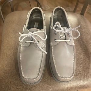 Men's Banana Republic Sail Loft light gray boat shoes. Size 10